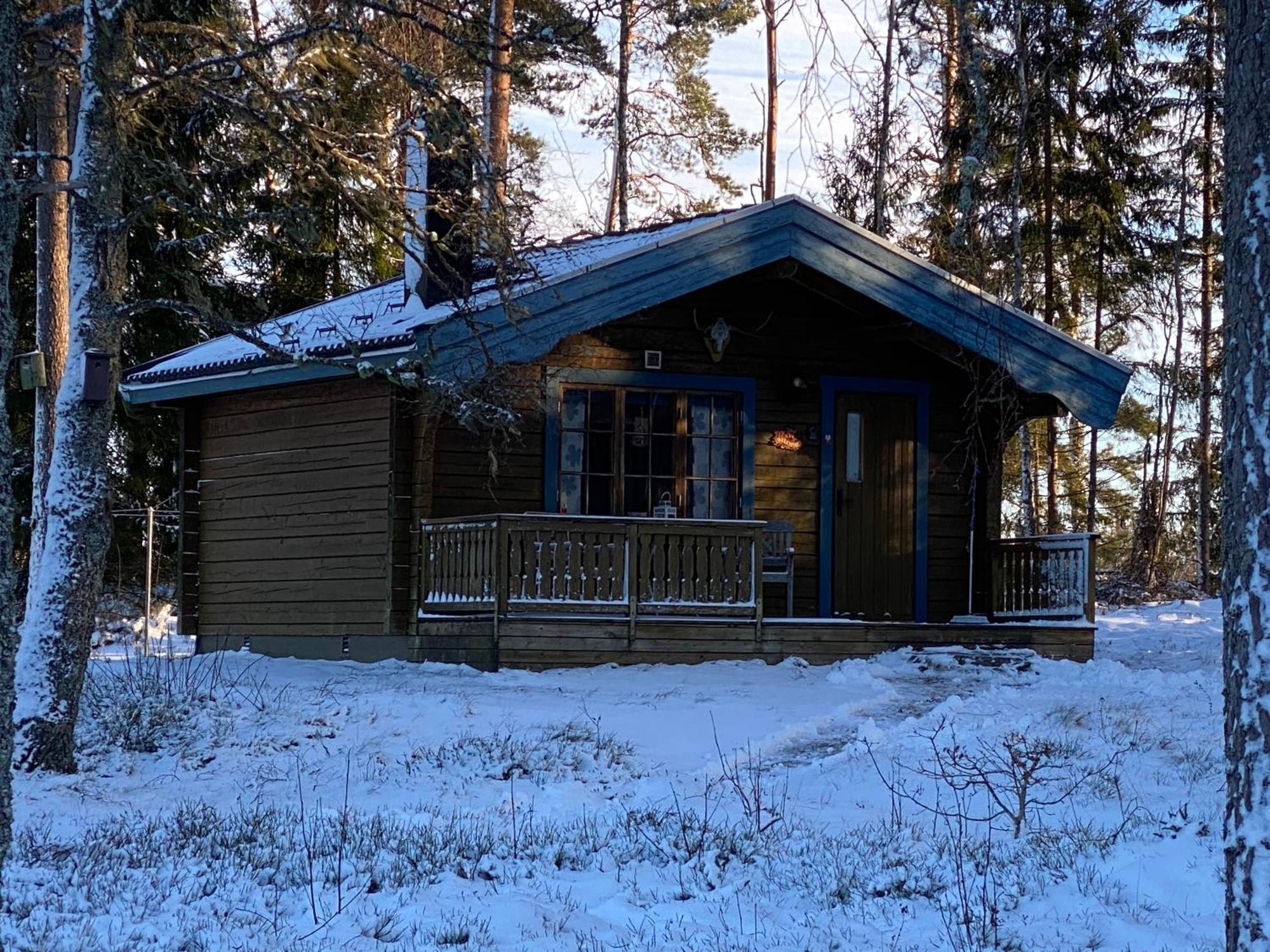 Timrad Stuga I Kanten Av Skogen Med Spa Moejlighet Mullsjö Exteriör bild