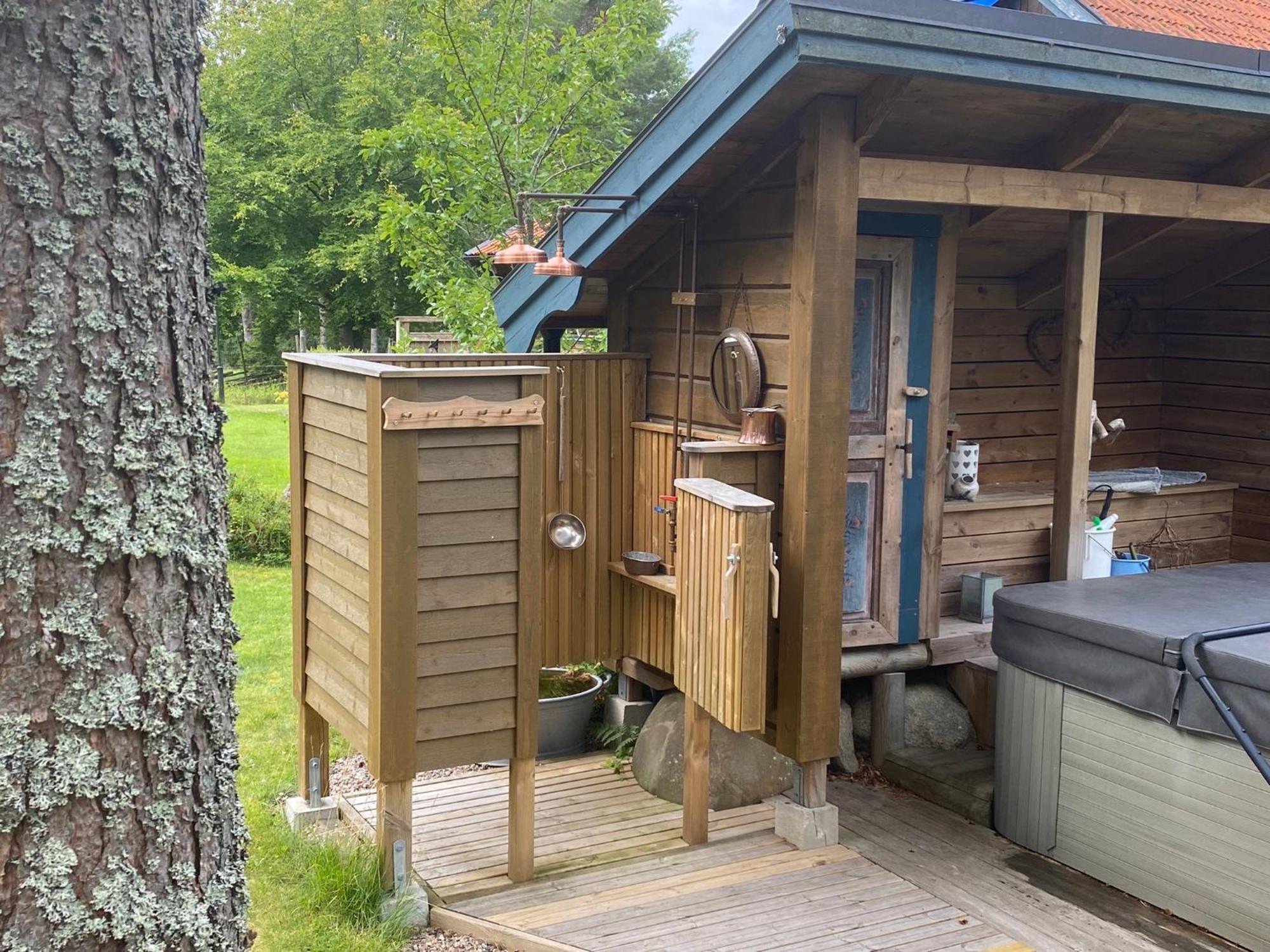 Timrad Stuga I Kanten Av Skogen Med Spa Moejlighet Mullsjö Exteriör bild